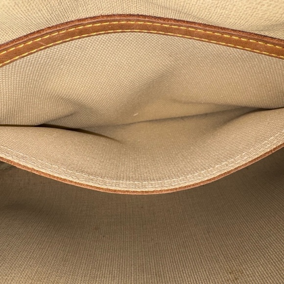 Louis Vuitton monogram reporter bag - Picture 7 of 10